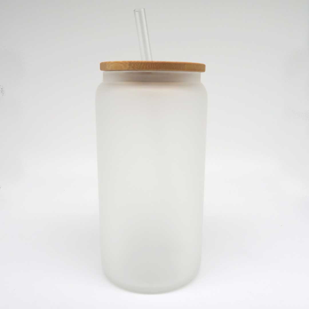 Mattes Trinkglas 450 ml – elegant, personalisierbar & mit Holzdeckel