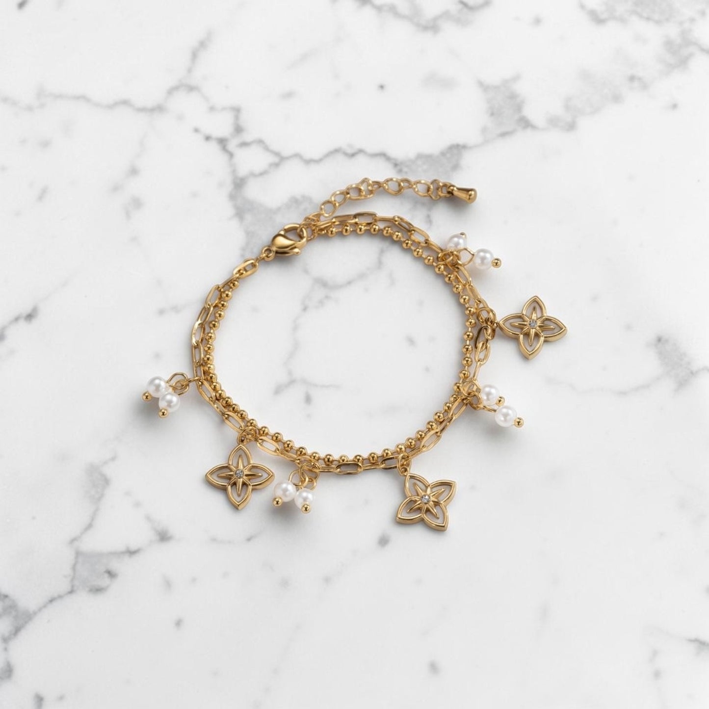 Golden Pearl Charm Armband (Gold)