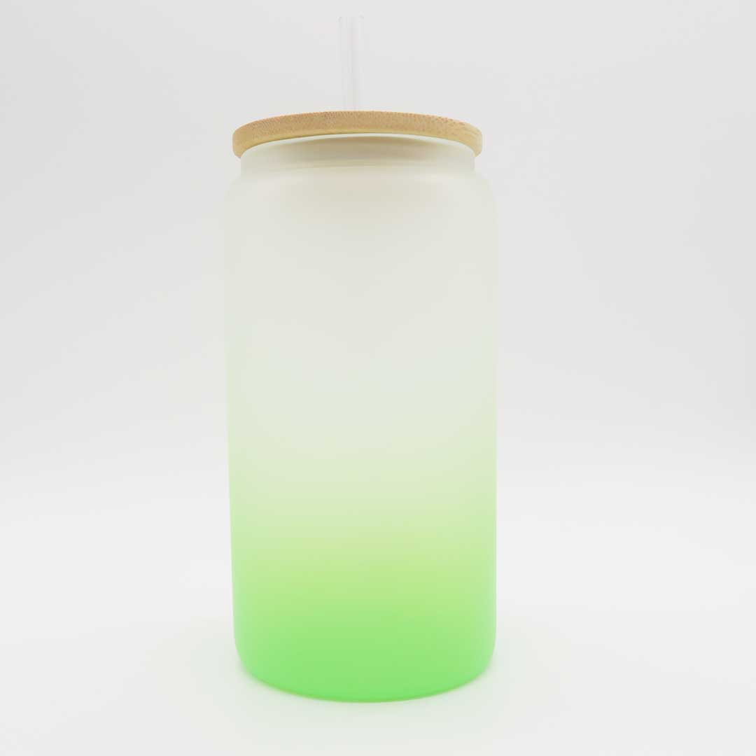 Mattes Farbverlauf-Trinkglas 450 ml – stilvoll & personalisierbar (grün)